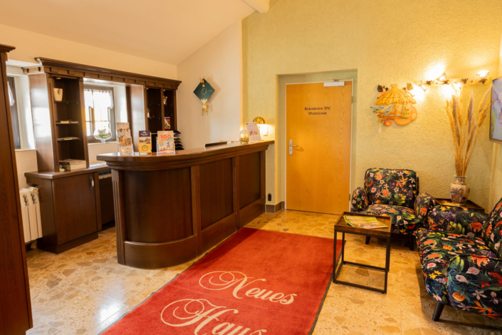 Rezeption des Hotels Berggasthof "Neues Haus" in Oberwiesenthal