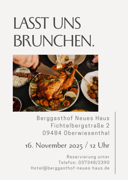 Flyer für Brunch mit einem Bild und Text. Das Bild zeigt ein Hähnchen, was gerade angeschnitten wird